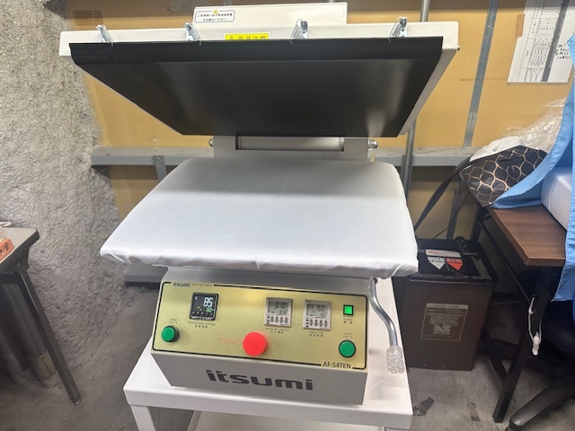 ﾗﾍﾞﾙ・ICﾀｸﾞ等用ﾌﾟﾚｽ機